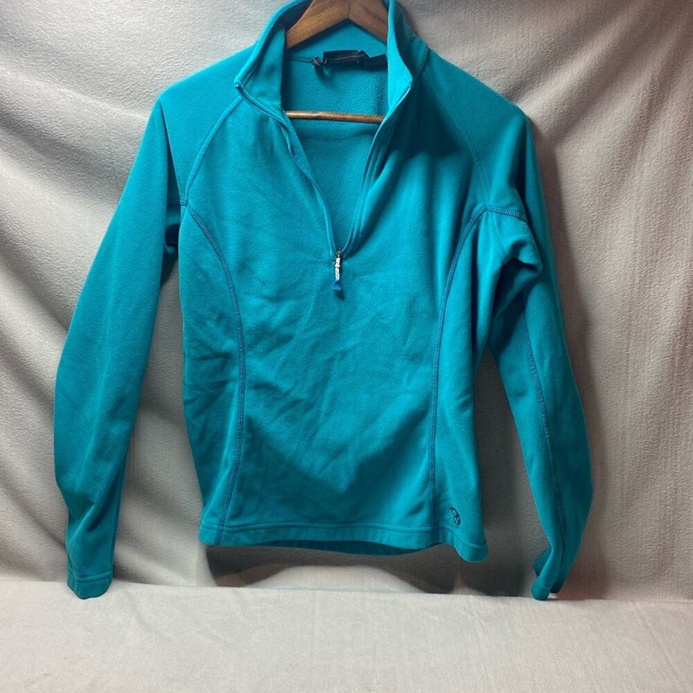Mountain Hardwear Blue 1/2 zip pullover size medium